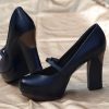 high-heeled-shoes-335005_640